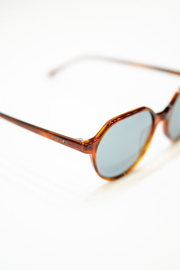 THE GLASS OF BRIXTON 180 - Image 2